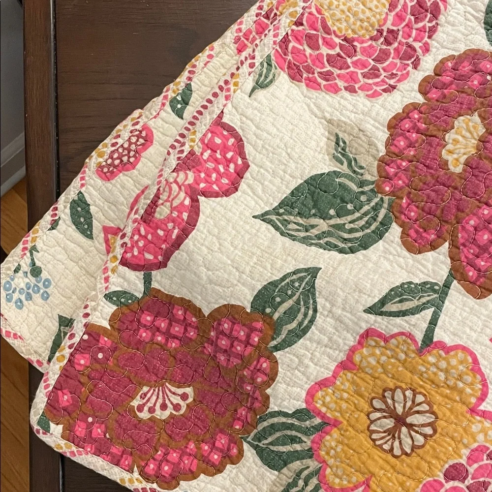 DOMAIN Quilted Shams/Pillowcase